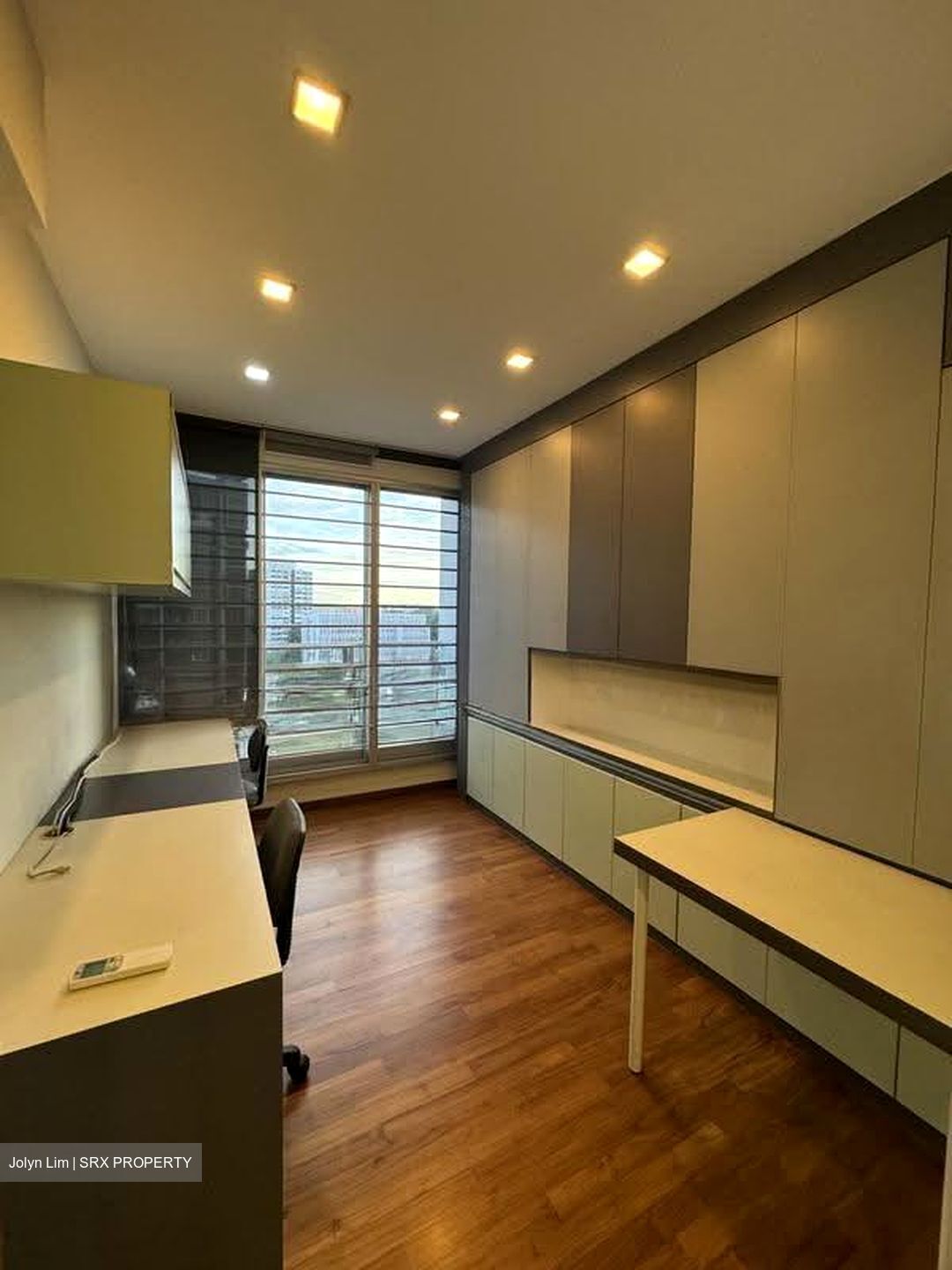 Grandeur 8 (D20), Condominium #635938041